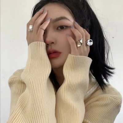 在江边 在线观看封面
